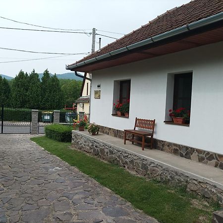 Hotel Kemences Vendeghaz Mikohaza Exteriér fotografie