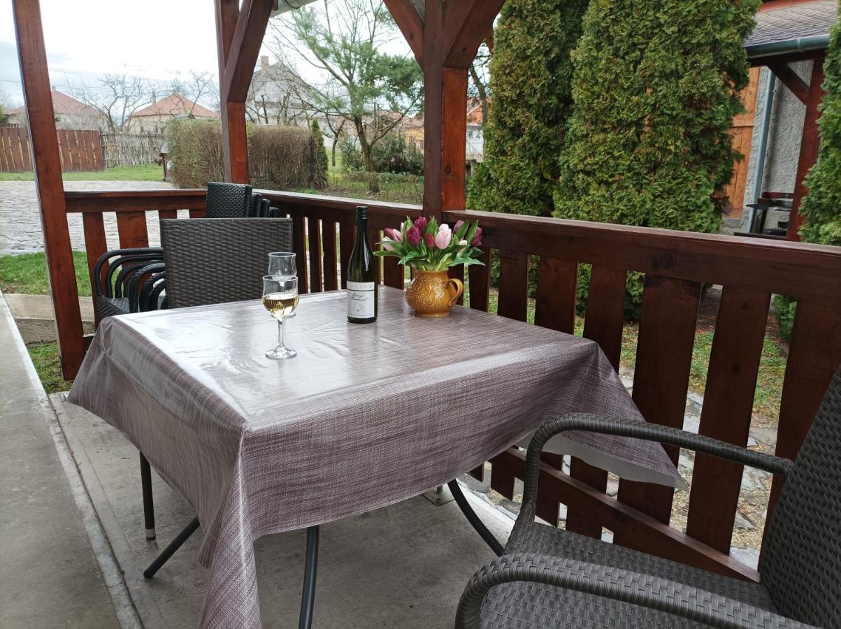 Hotel Kemences Vendeghaz Mikohaza Exteriér fotografie