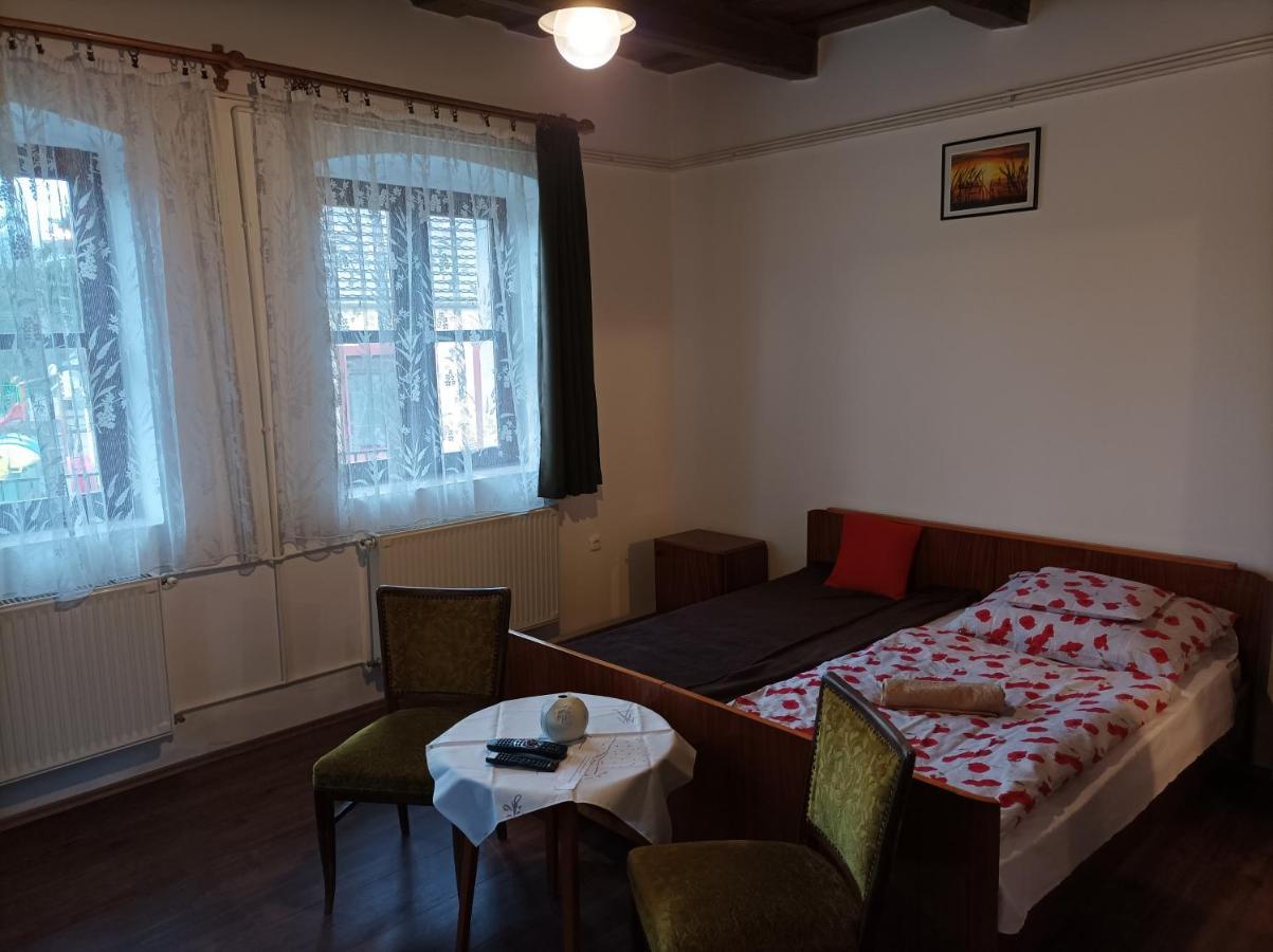 Hotel Kemences Vendeghaz Mikohaza Exteriér fotografie