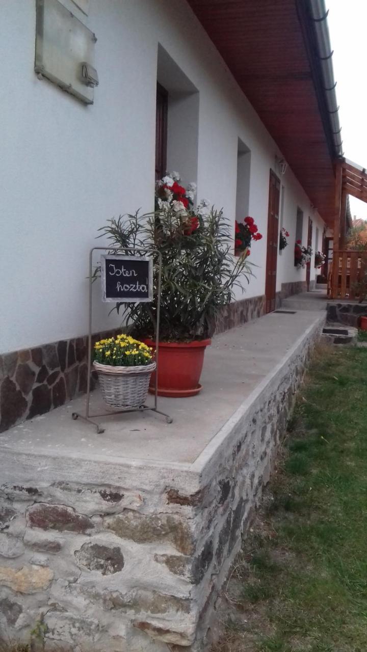 Hotel Kemences Vendeghaz Mikohaza Exteriér fotografie